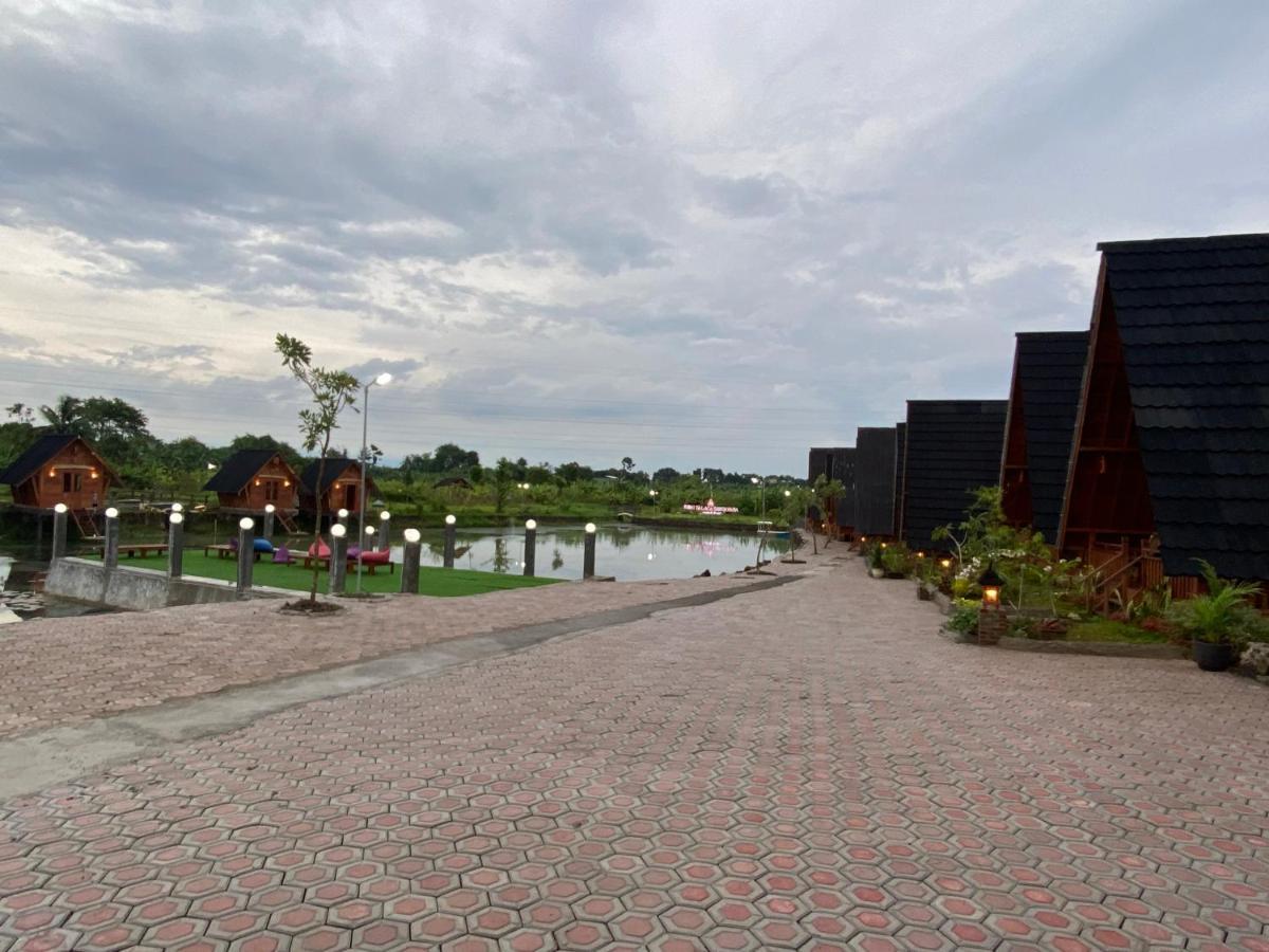 Resort & Resto Talaga Sundayana Subang Exterior foto