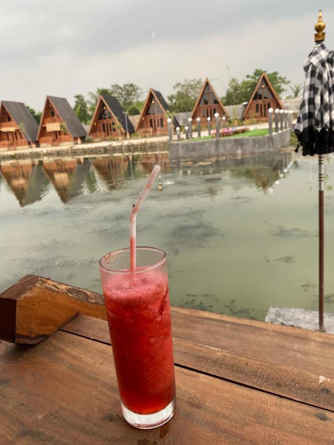 Resort & Resto Talaga Sundayana Subang Exterior foto